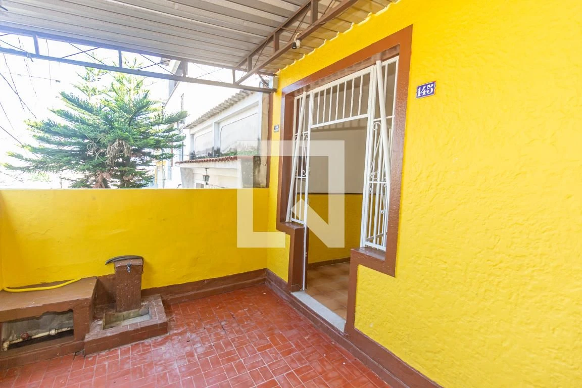 Unfurnished house with 2 bedrooms and private garden — photo 8