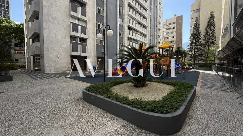 Furnished 4-bedroom apartment with 140 m² — photo 9