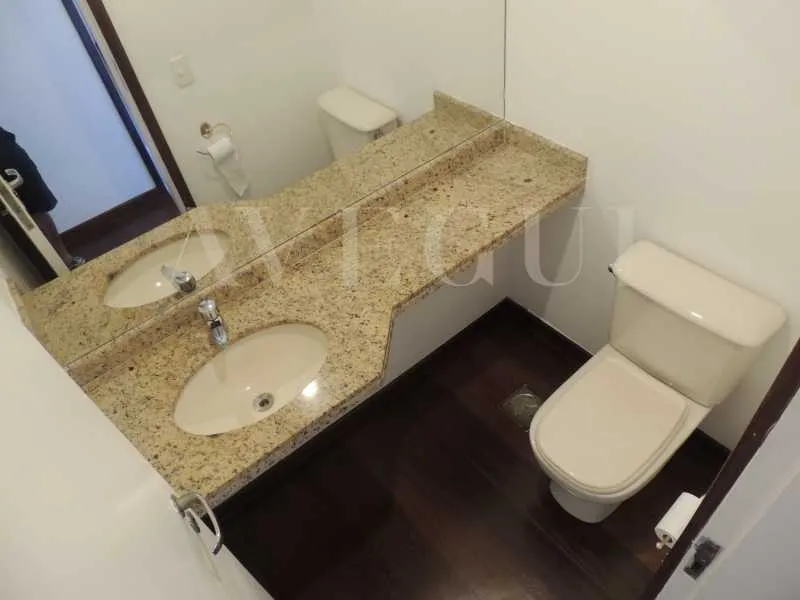 2-bedroom apartment with a water view — photo 8