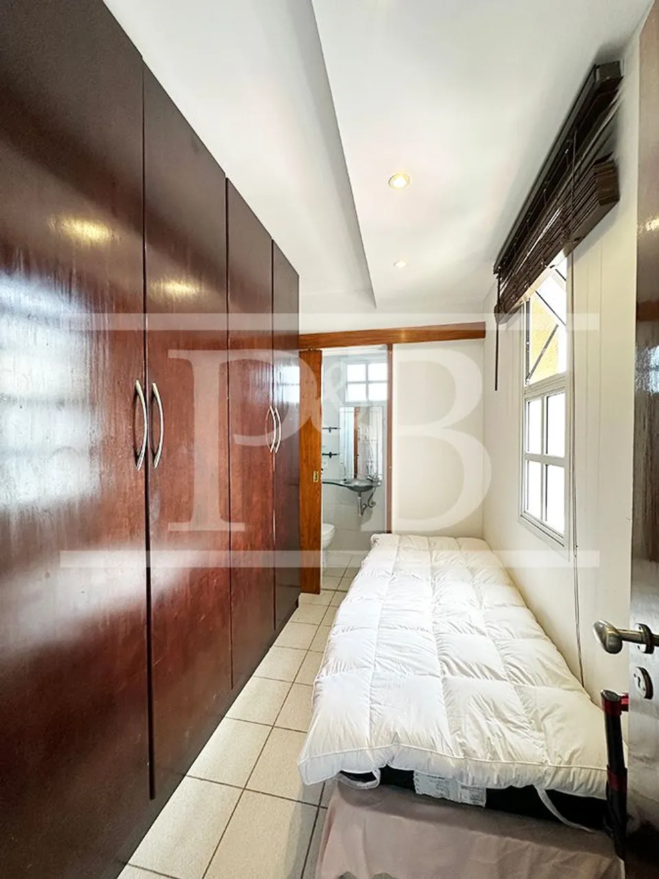Furnished 2-bedroom apartment with 3 bathrooms — photo 20