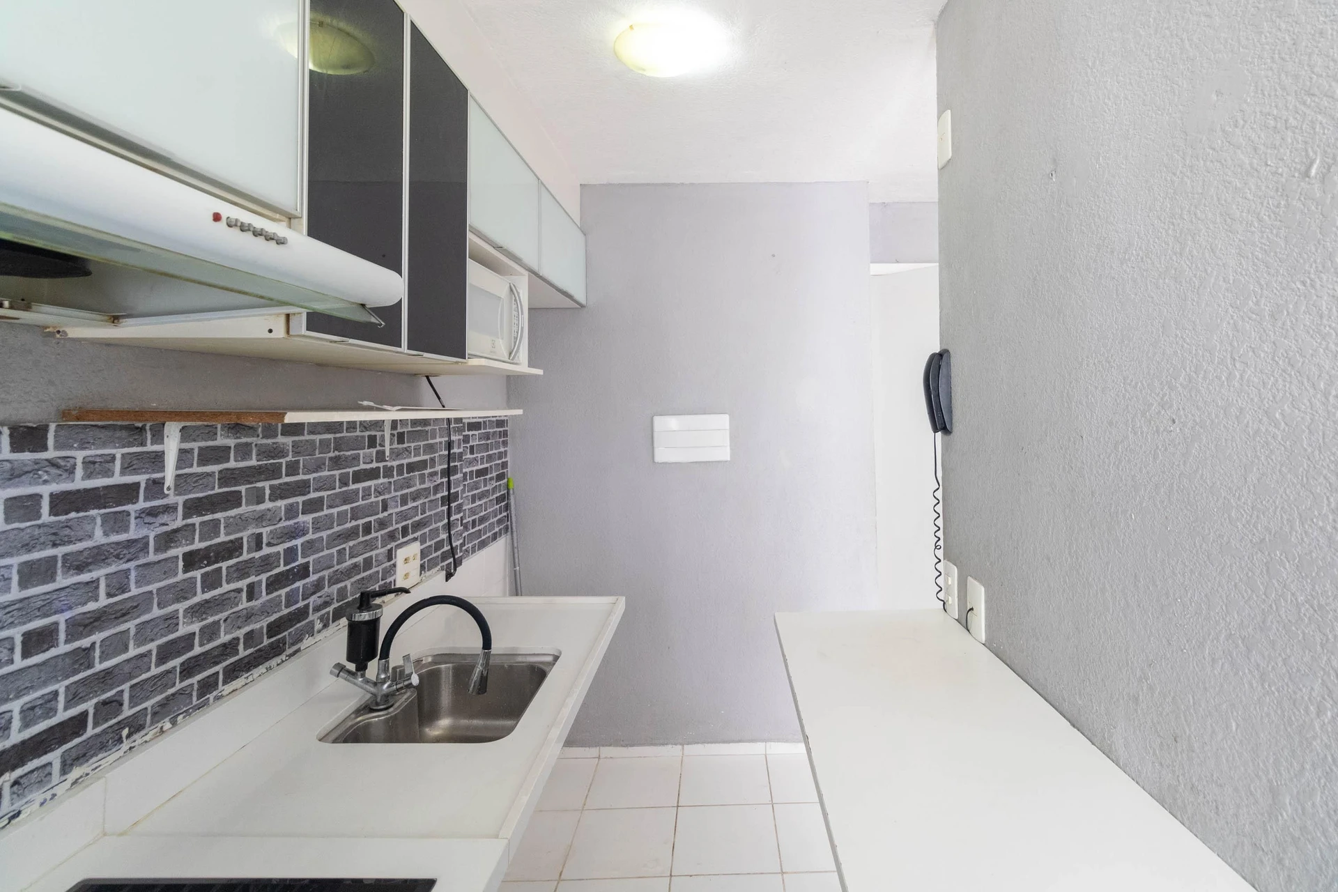 2-bedroom apartment in a building with a gym — photo 40