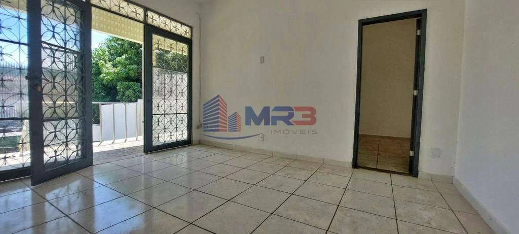 540 m² House with 4 bedrooms and 5 parking spaces — photo 2