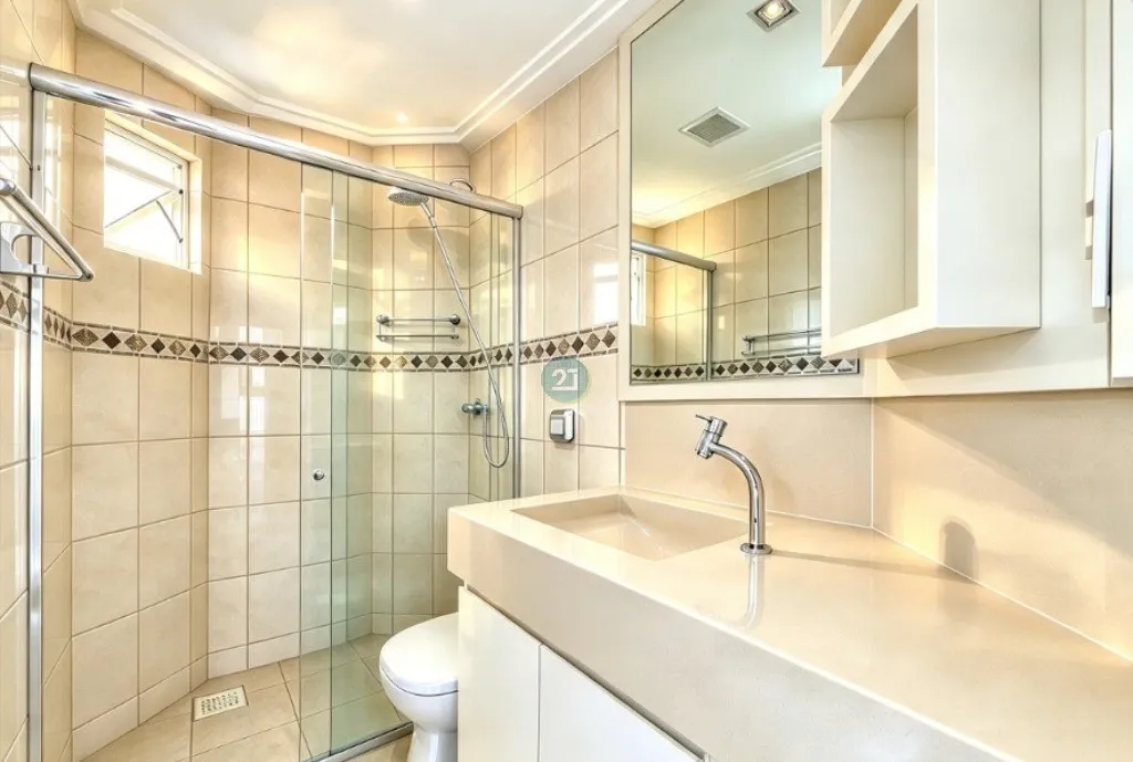 3-bedroom apartment with a grill on the balcony — photo 13
