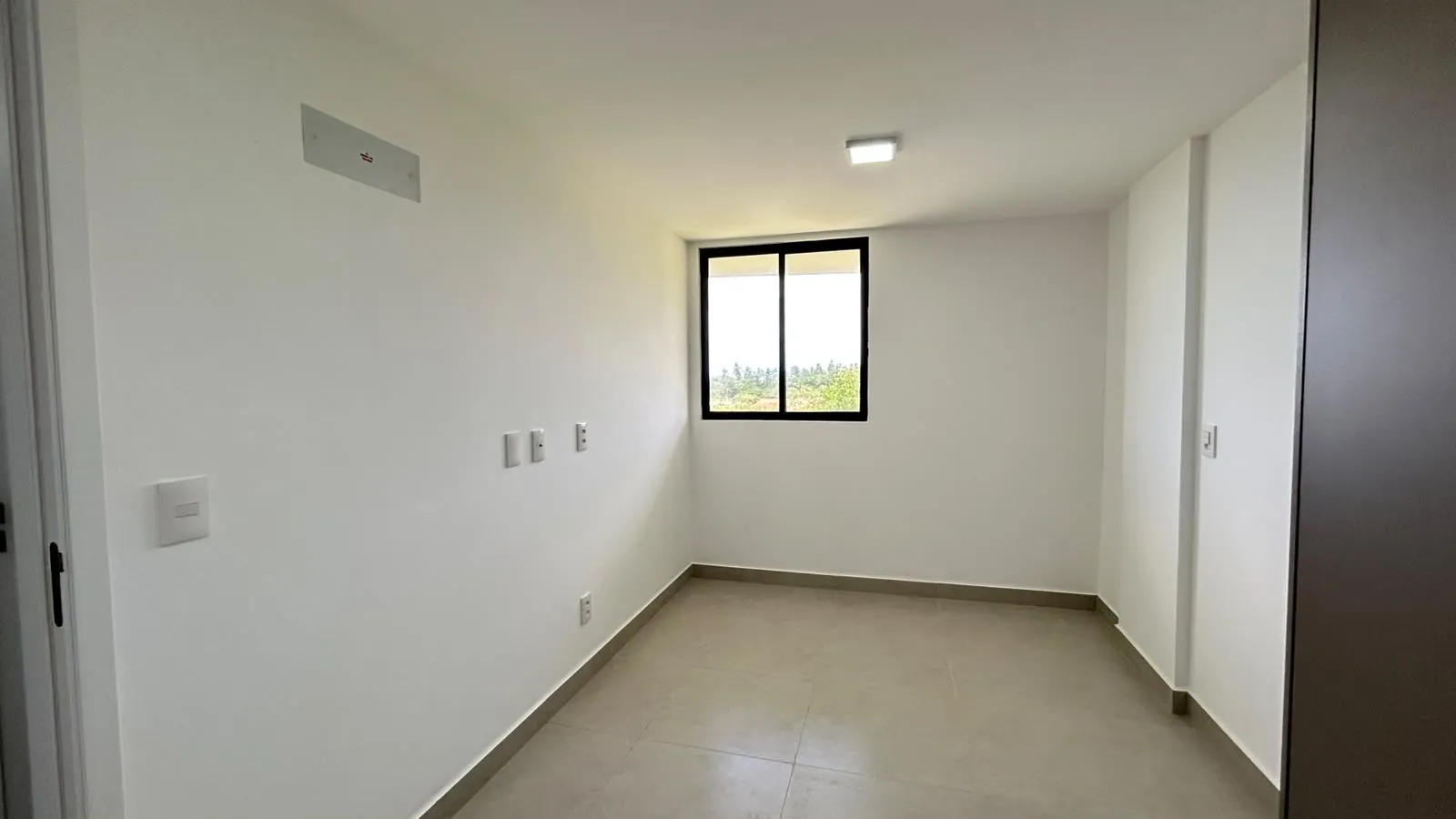 3-bedroom apartment with a grill on the balcony — photo 15