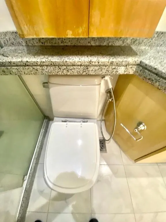 Apartment on the 13th floor with a bathtub — photo 37