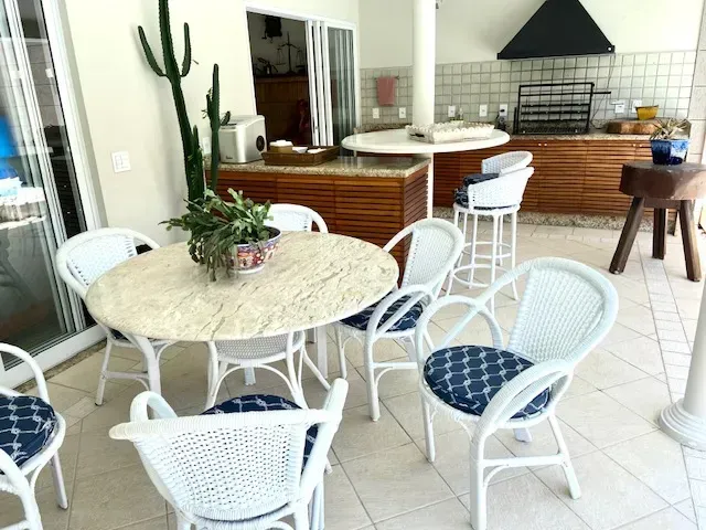 Casa com 4 dormitórios e 5 banheiros, com garagem — photo 9