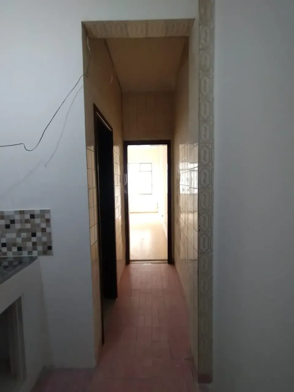 Unfurnished studio with 1 bedroom and wood floors — photo 10