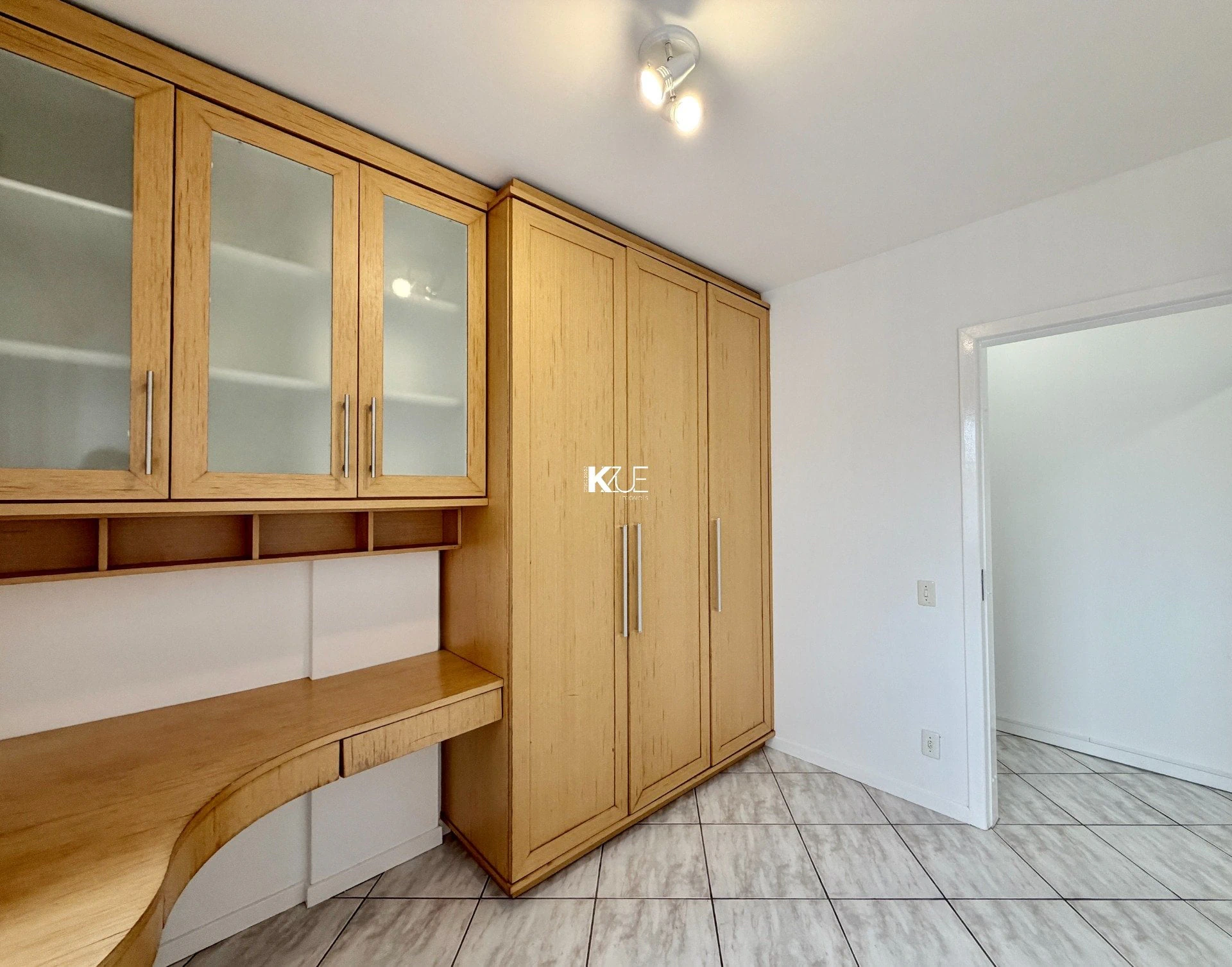 Панорамные окна и 3 спальни: квартира 118 м² — photo 15