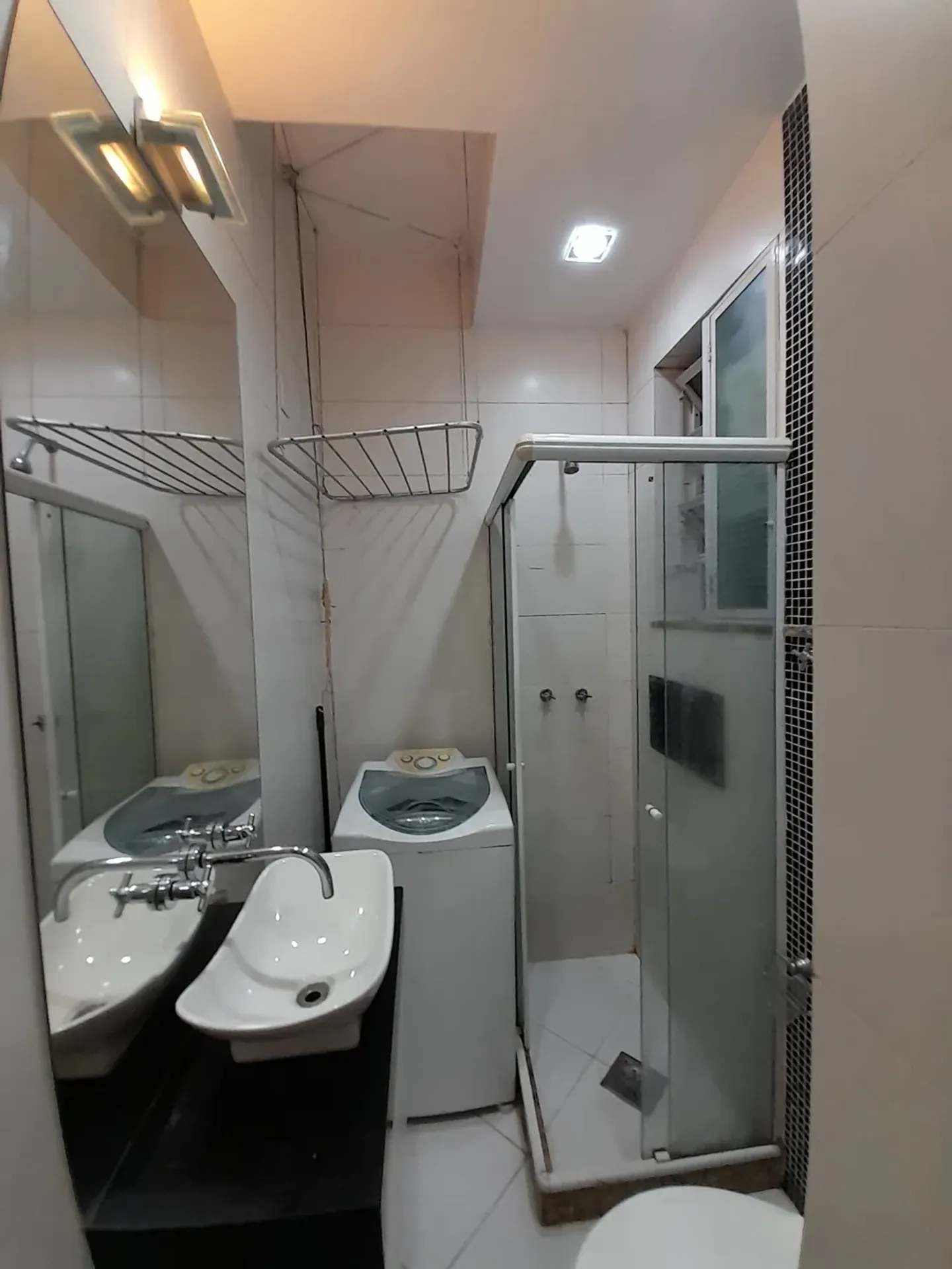 One-bedroom apartment with a washing machine — photo 19