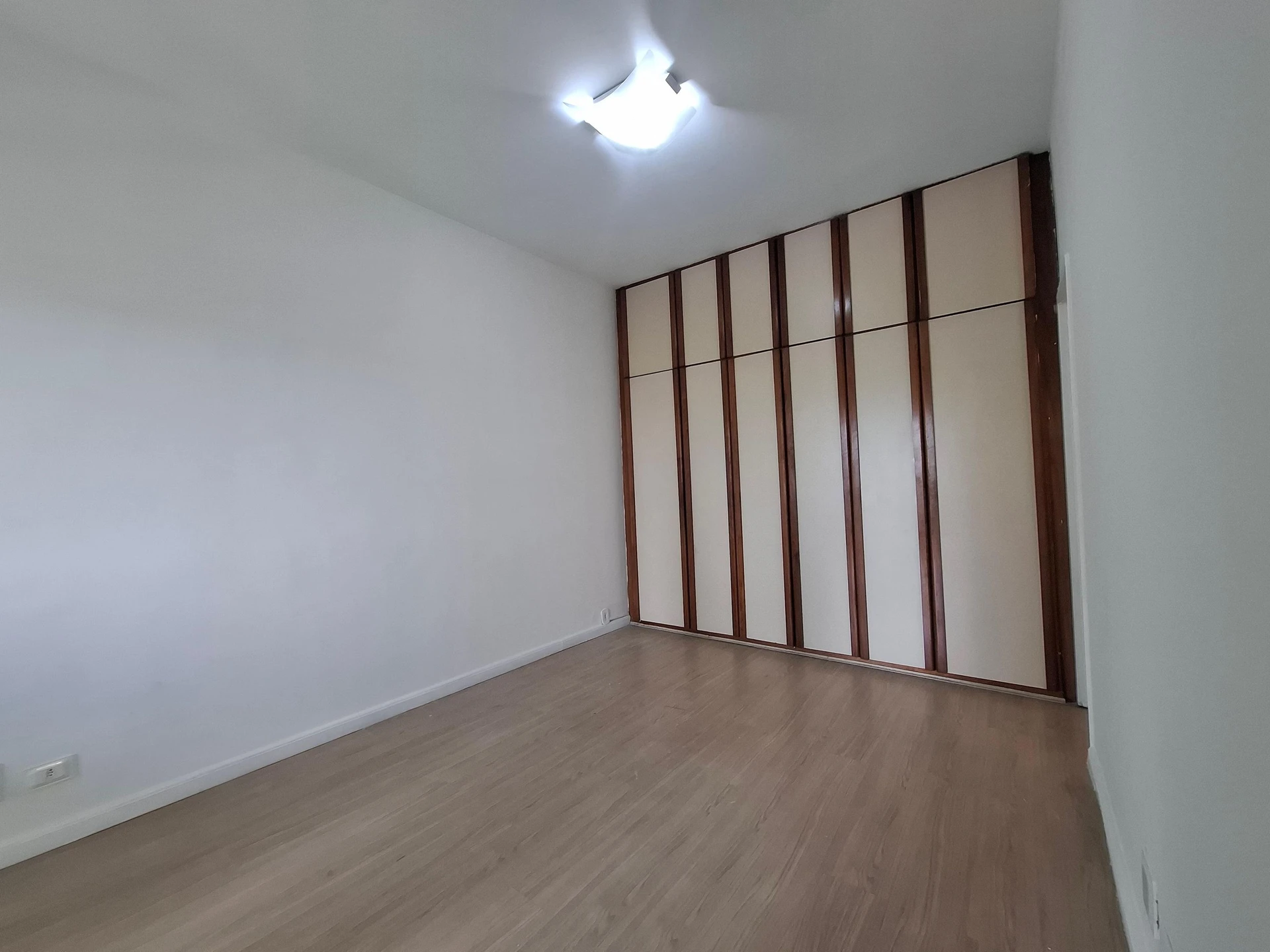 2 quartos e janelas do piso ao teto: apartamento de 75 m² — photo 26