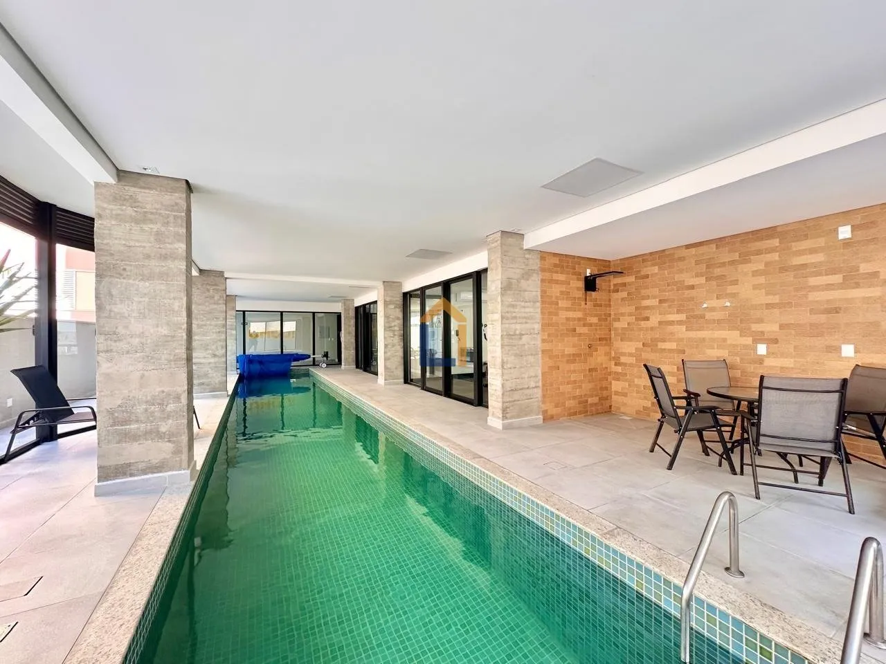 Furnished 26 m² apartment with a glass shower box — photo 41