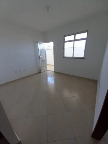Unfurnished house with 2 bedrooms and 1 bathroom — photo 3