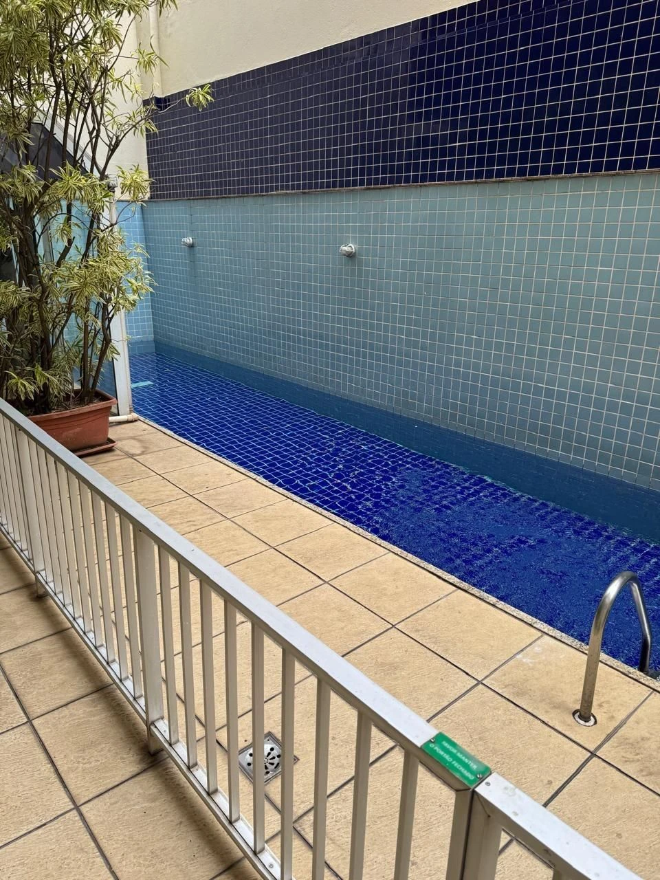 Furnished 1-bedroom apartment with pet-friendly policy — photo 10