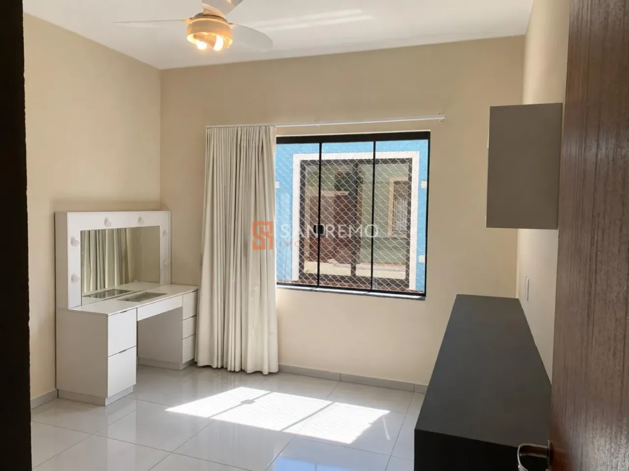 Home office in a one-bedroom apartment, 44 m² — photo 3