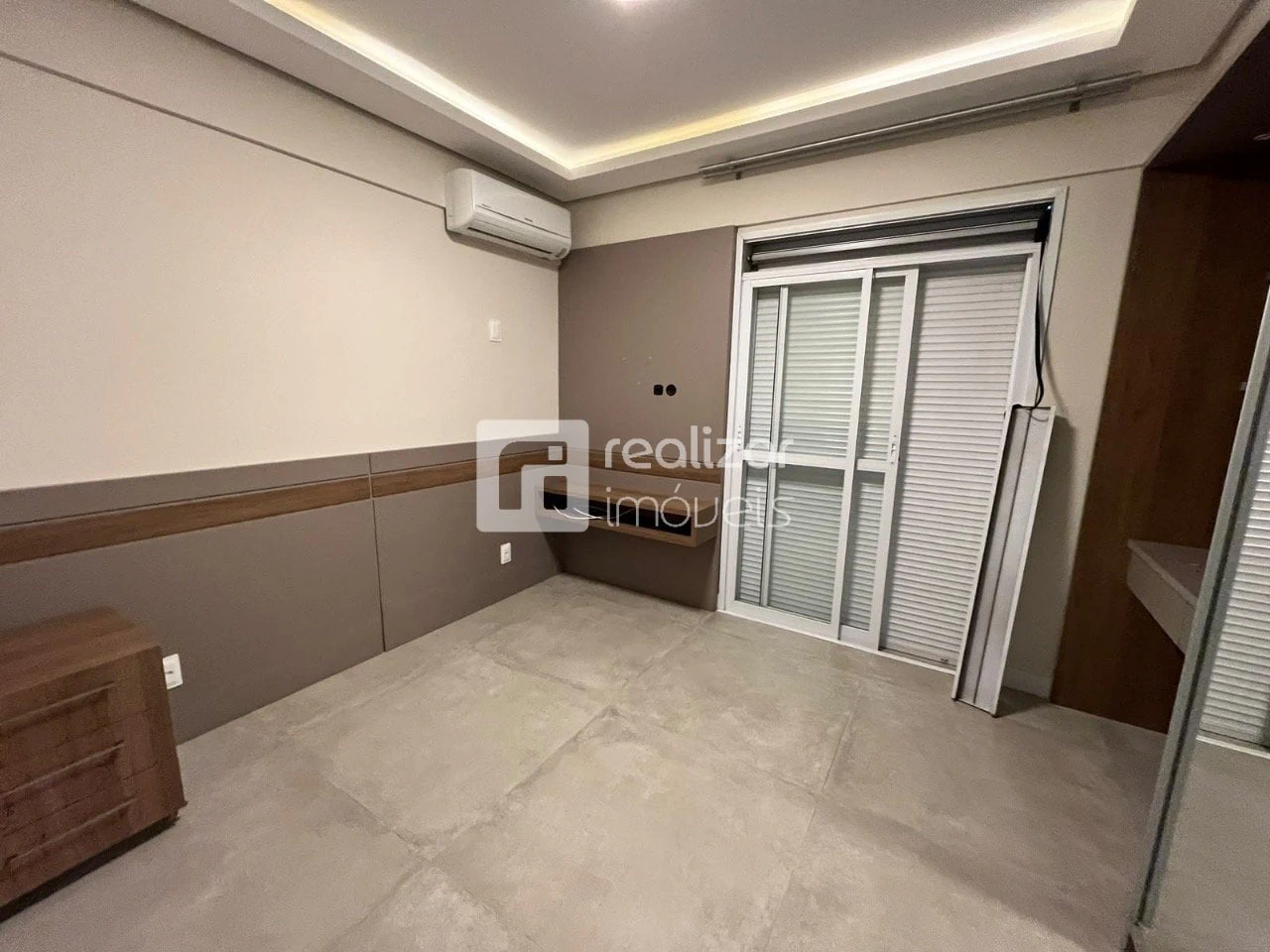3-bedroom apartment with floor-to-ceiling windows — photo 9