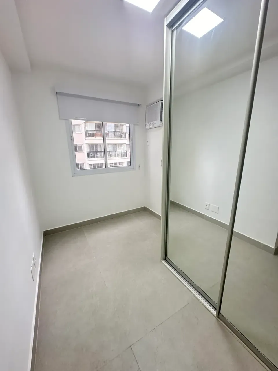 Unfurnished 3-bedroom apartment with 3 bathrooms — photo 19