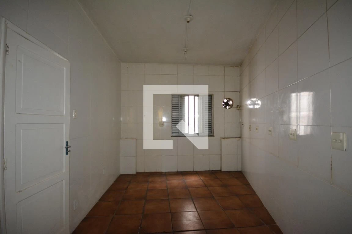 2-bedroom apartment with 1 bathroom, no parking space — photo 9