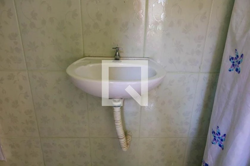 2-bedroom house with a bathtub — photo 49