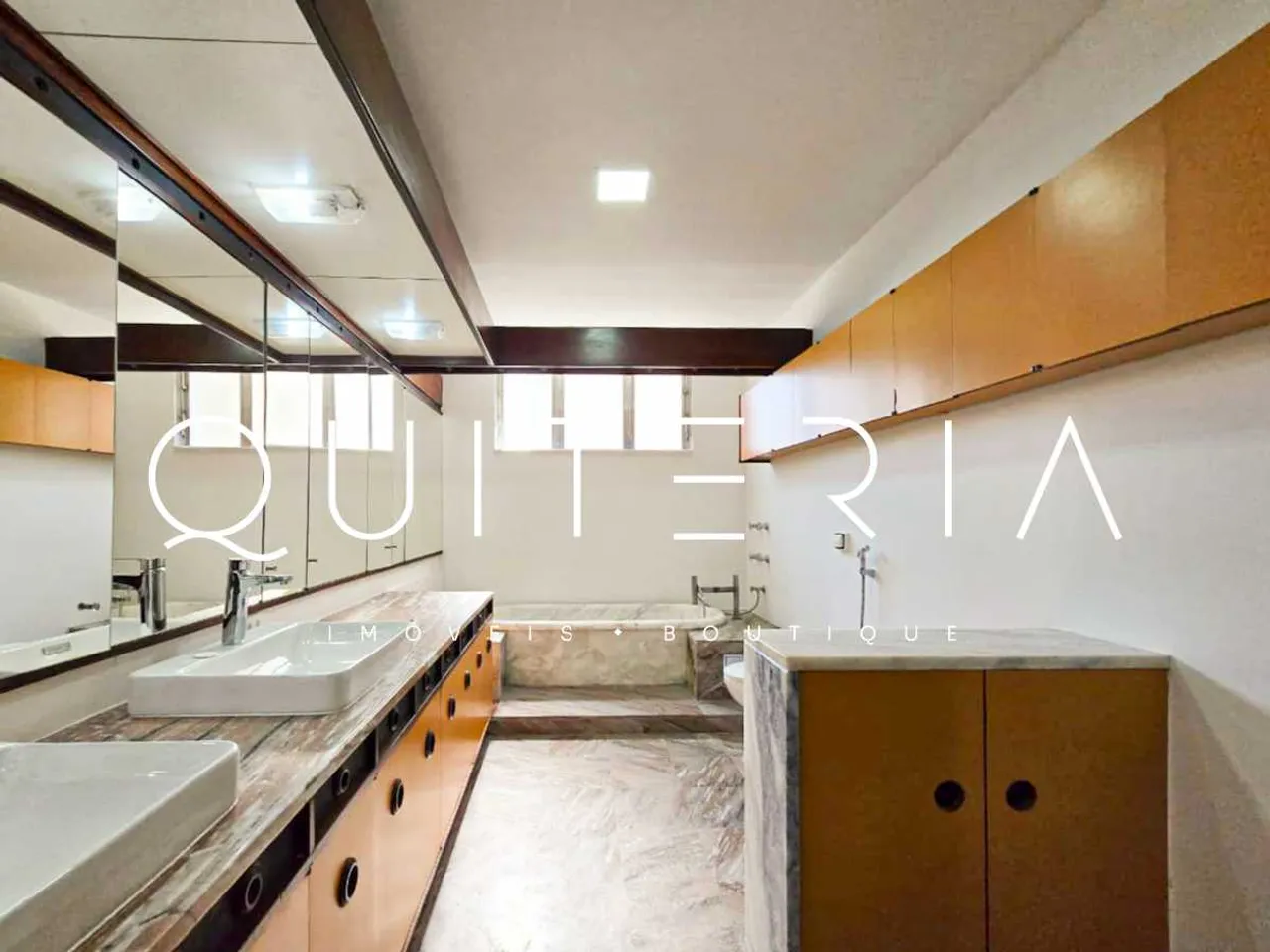 4-bedroom apartment with 4 bathrooms across 300 m² — photo 14