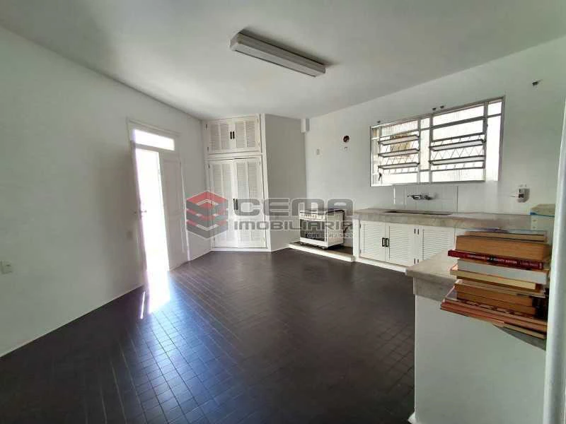 Apartamento de 4 quartos com 414 m² e varanda — photo 12