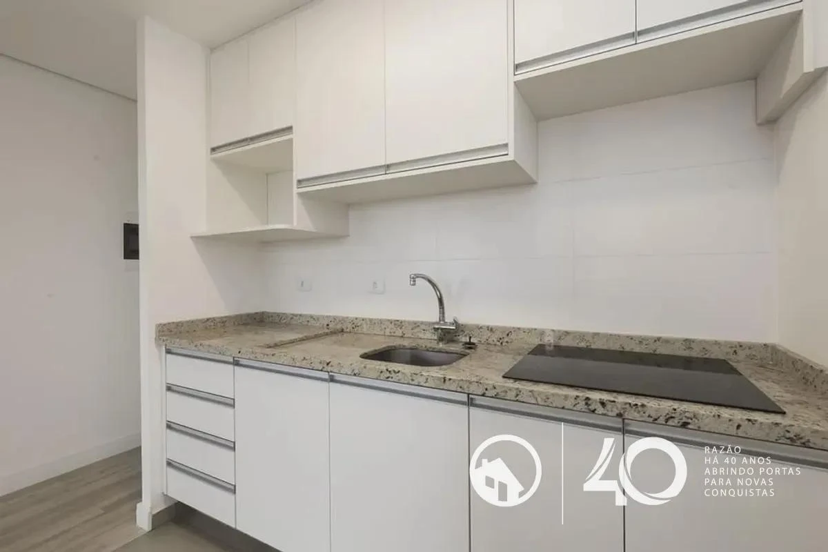 Apartment, 31 m², with wood or laminate floors — photo 2