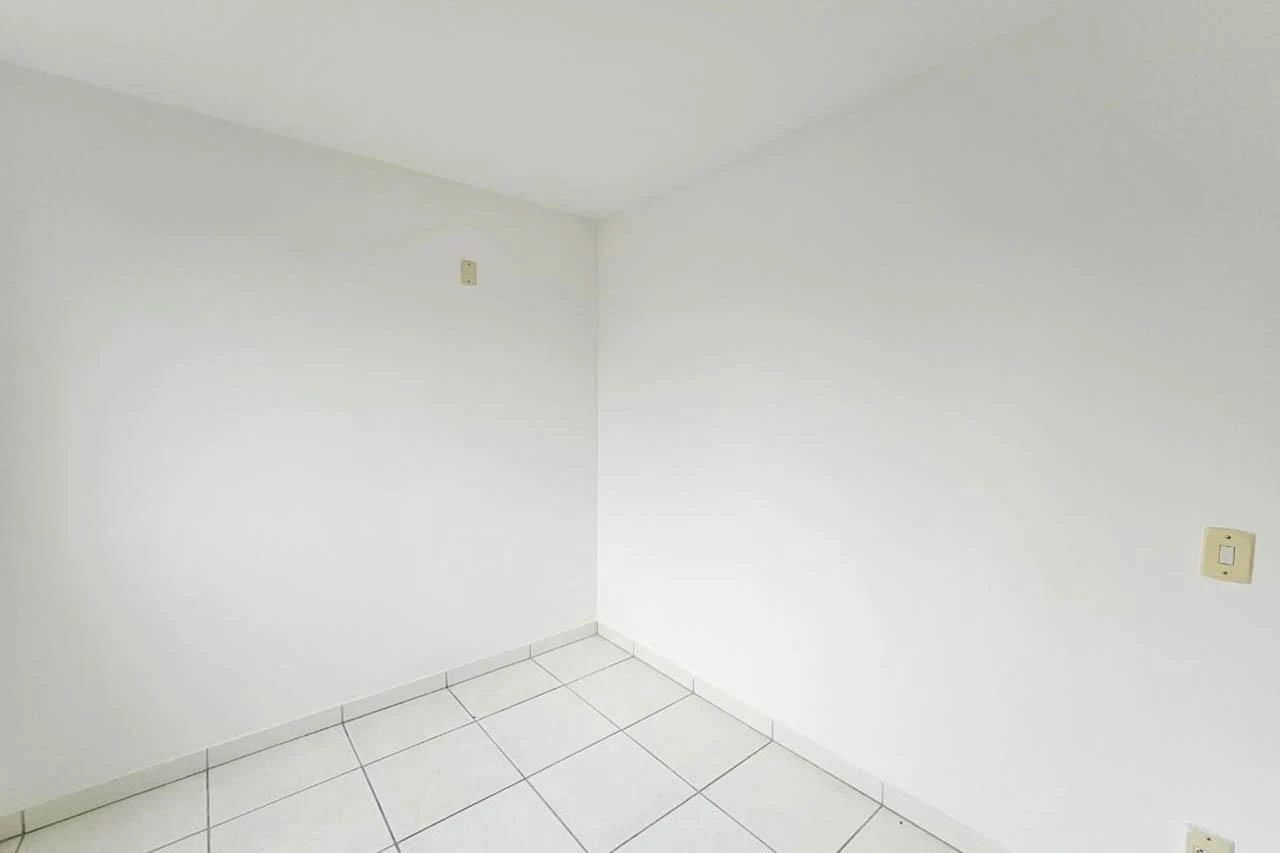 2-bedroom apartment in a building with a gym — photo 29