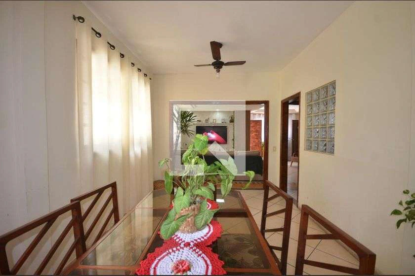 House with private garden and 7 bedrooms in 400 m² — photo 24