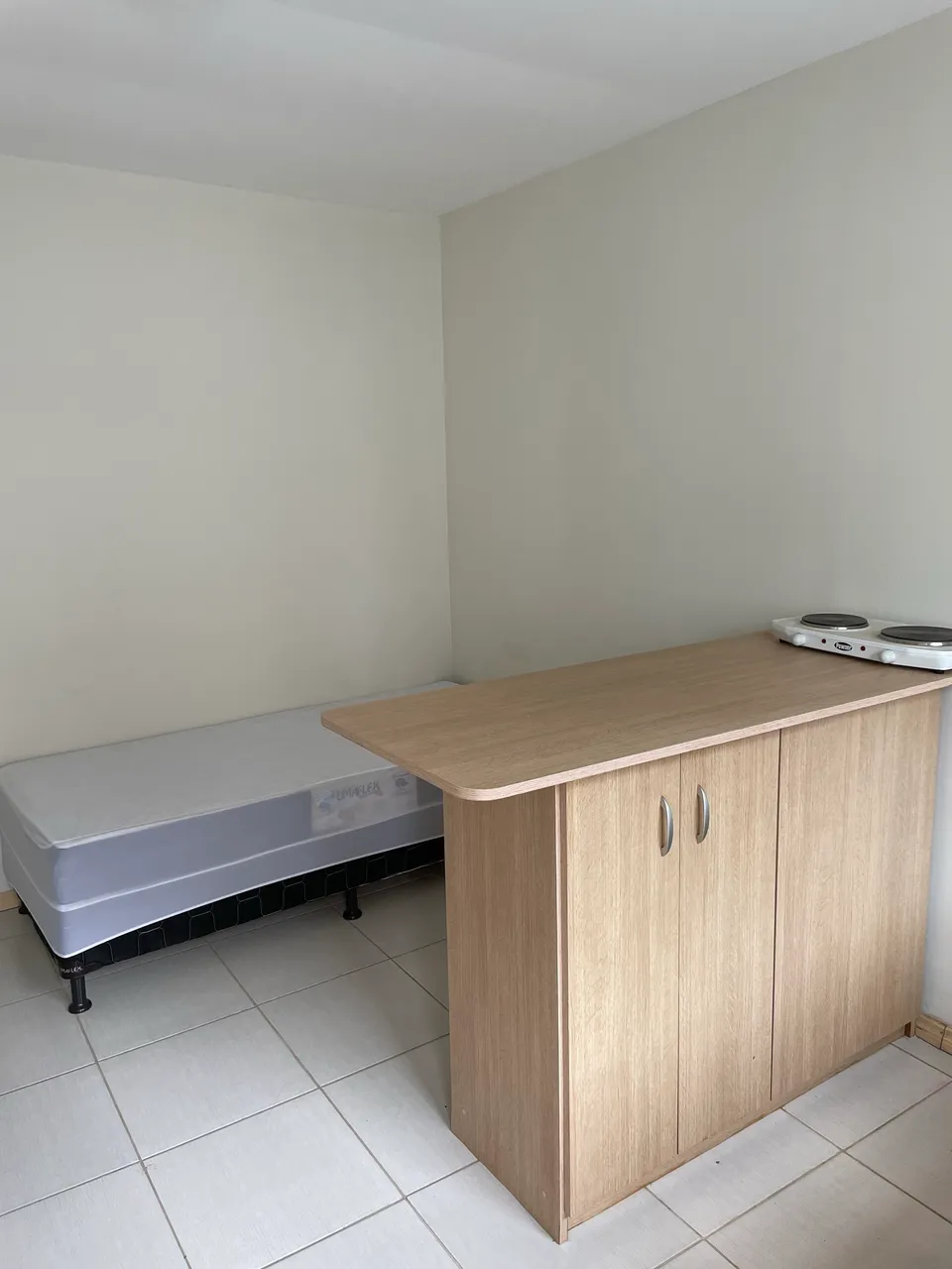 Unfurnished studio with glass shower and 1 bathroom — photo 14