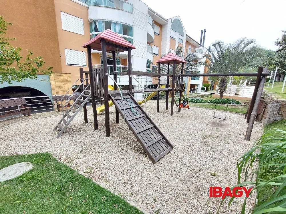 Apartamento com 3 dormitórios, 1 suíte e 130 m² — photo 19