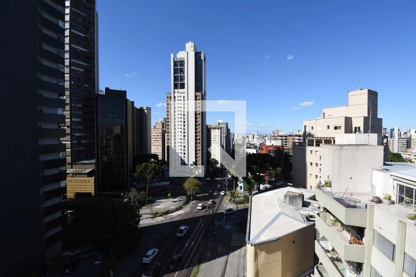 Furnished 1-bedroom apartment with enclosed balcony — photo 25