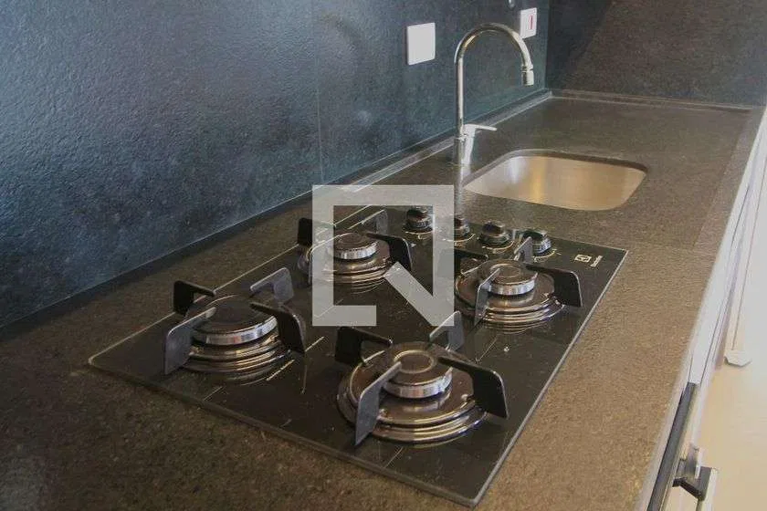 Apartamento amueblado de 1 dormitorio con cocina abierta — photo 17