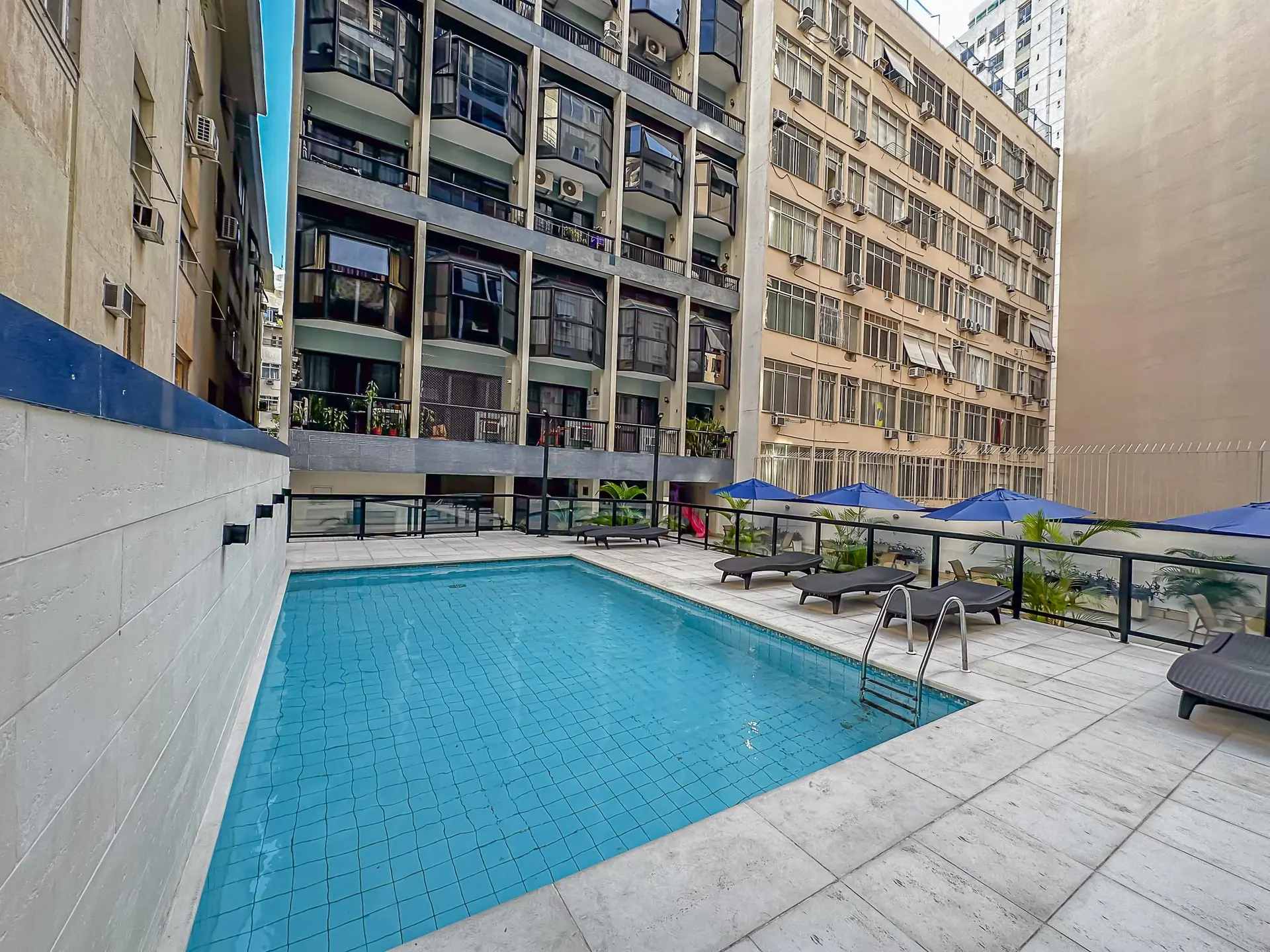 Furnished 2-bedroom apartment with 2 bathrooms — photo 33