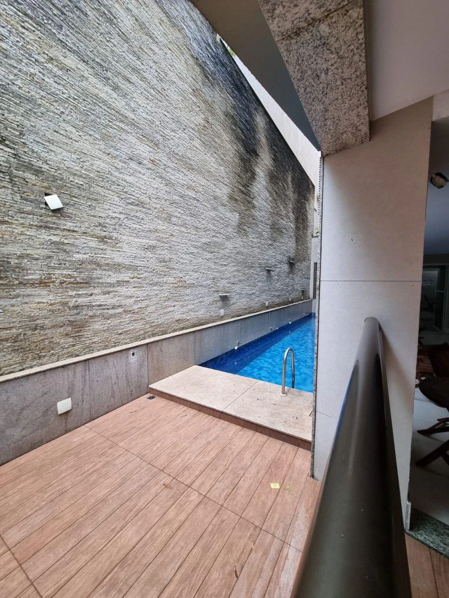 4-bedroom apartment in a building with a sauna — photo 13