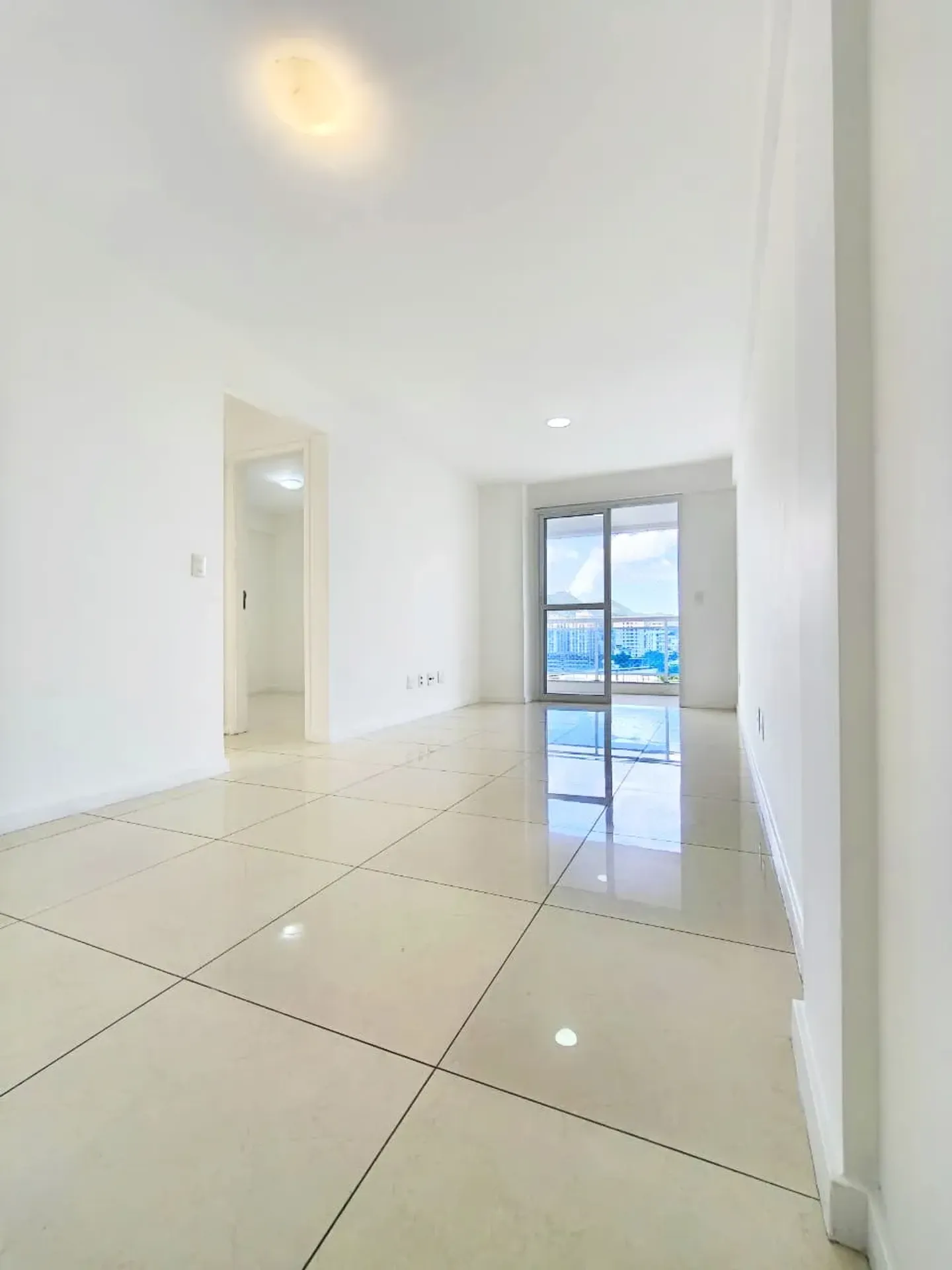 2-bedroom apartment with balcony, closed kitchen — photo 14