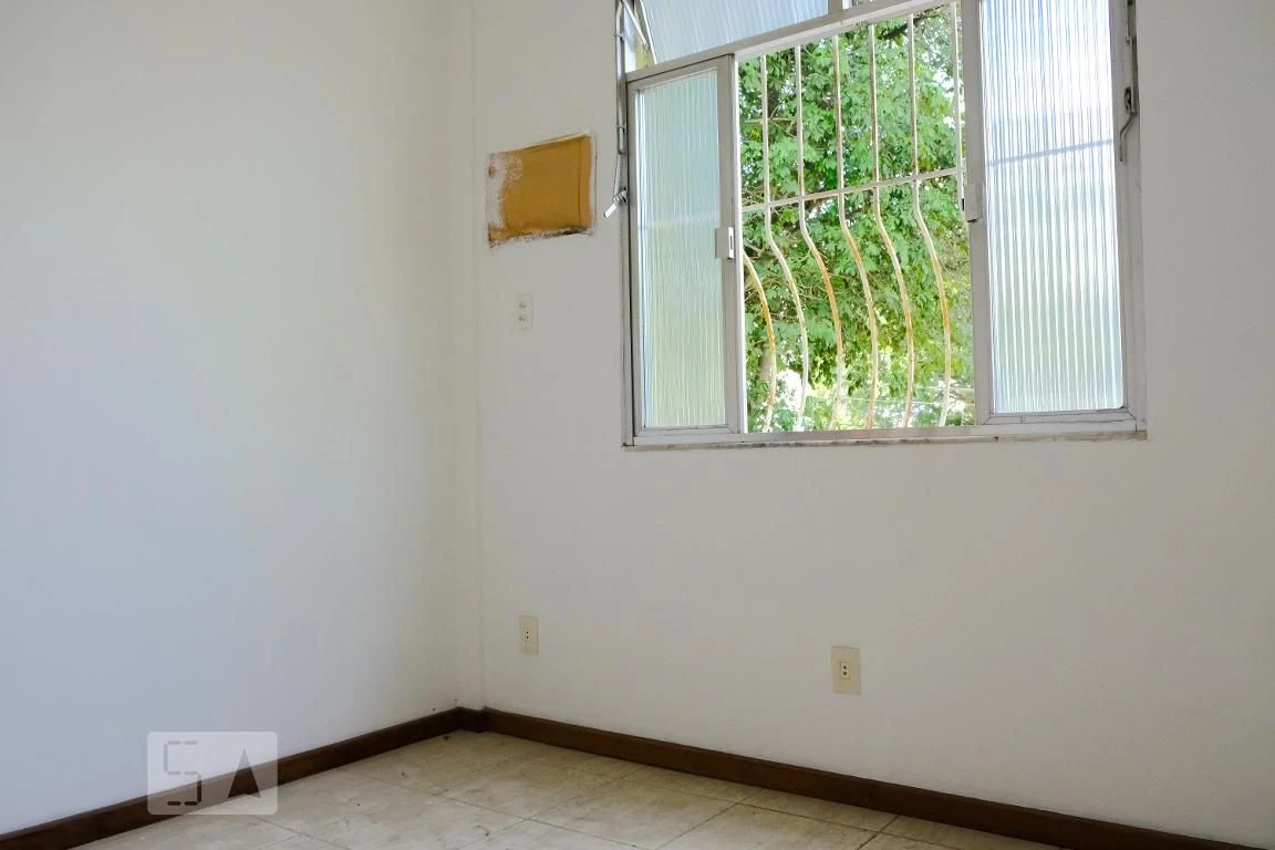 Apartamento sem mobília com cozinha separada e lavanderia — photo 33