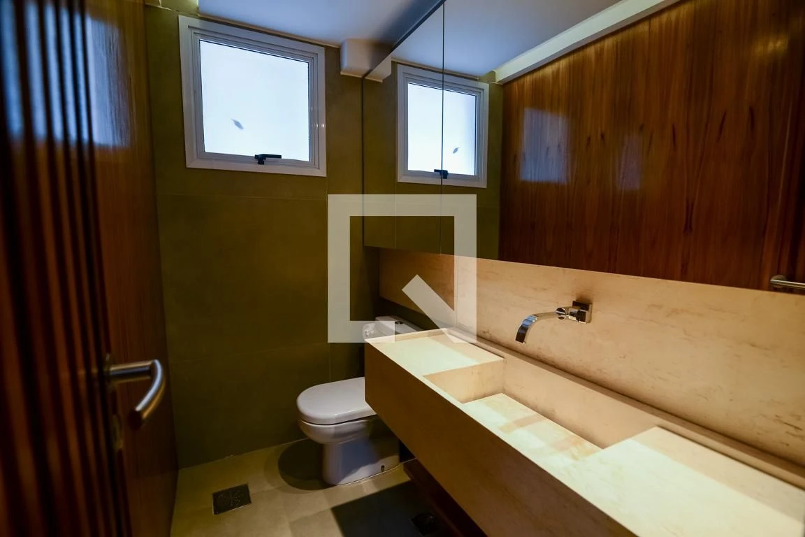Furnished 4-bedroom apartment with 4 bathrooms — photo 17