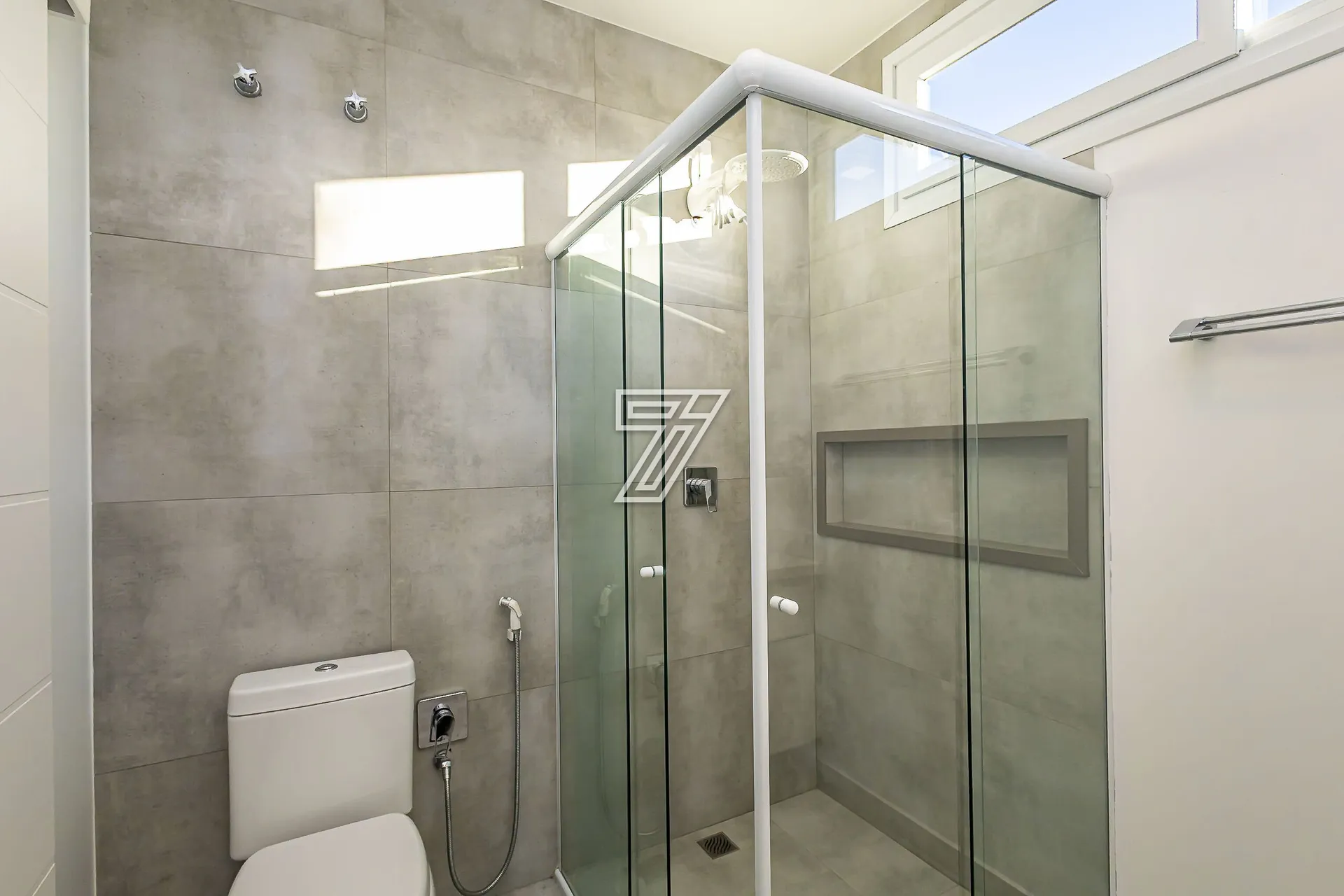 Casa para locação com 4 quartos e 3 suítes — photo 49