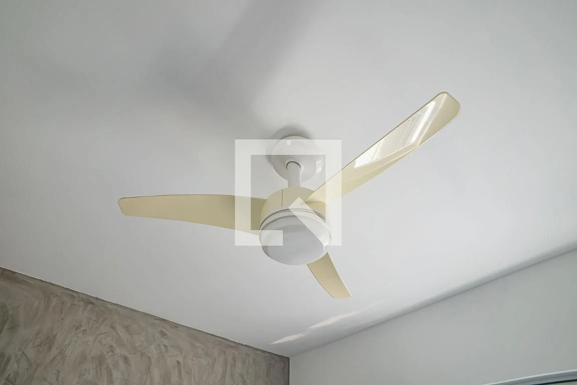 Furnished 2-bedroom apartment with en-suite bathrooms and open kitchen — photo 10