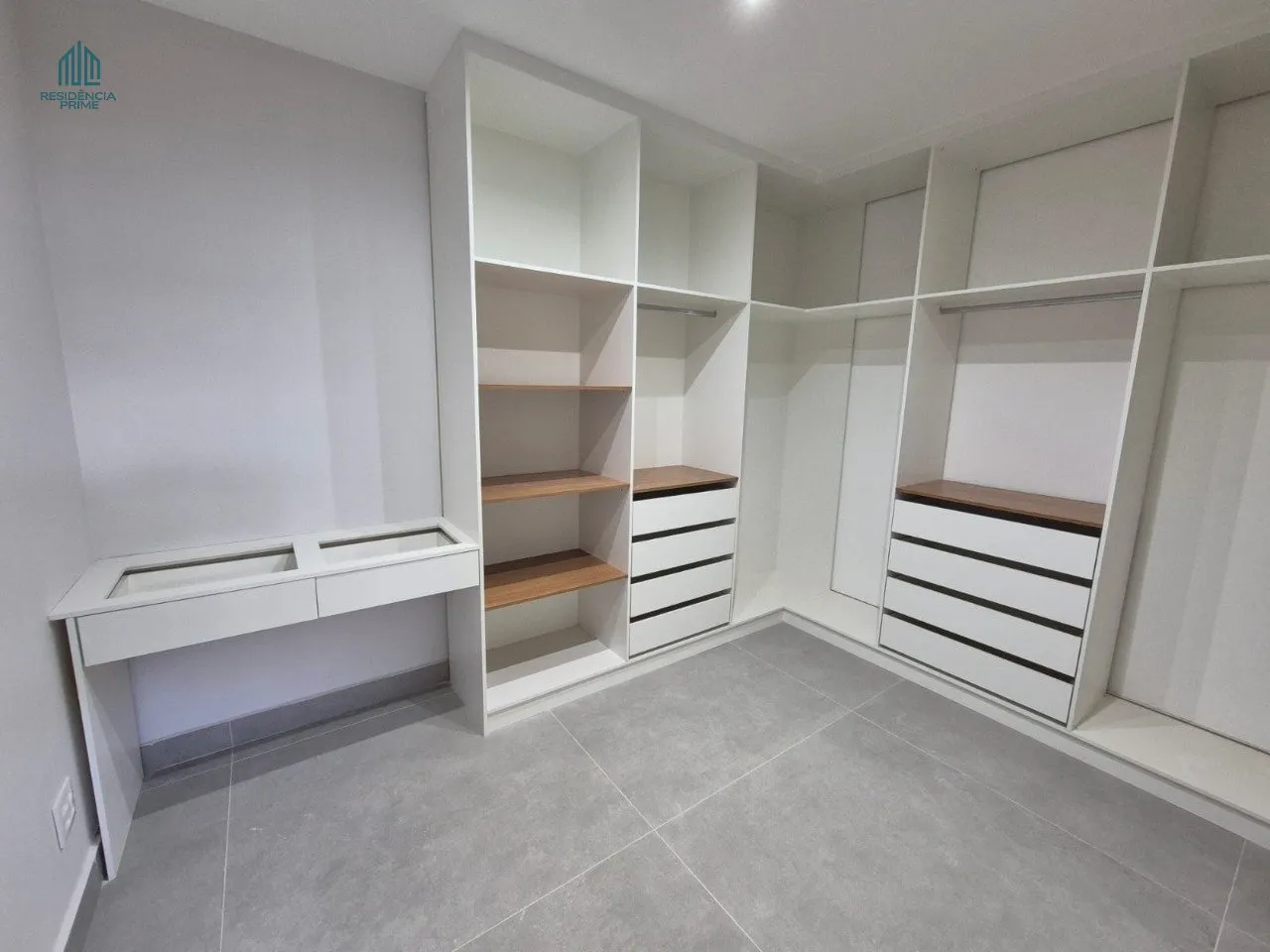 Furnished house with 4 bedrooms and an open-plan kitchen — photo 7