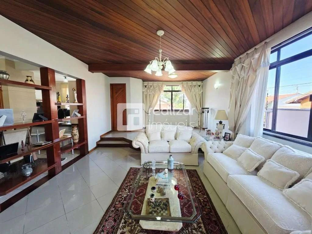 Casa con 5 dormitorios y jardín privado — photo 3