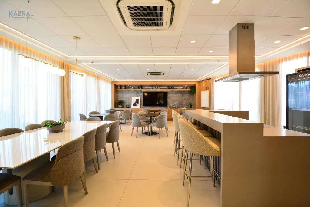 34 m² studio with open-plan kitchen and parking