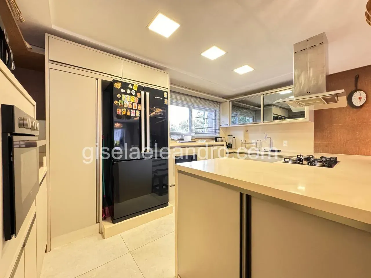 Furnished house with 5 bedrooms and open kitchen — photo 9