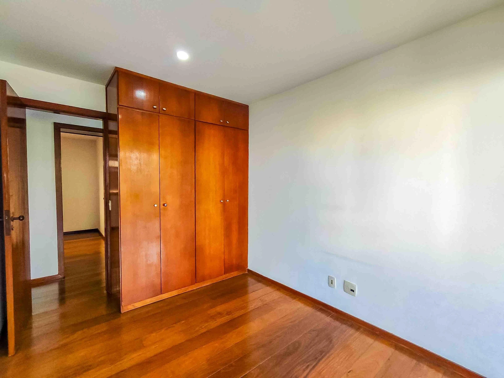 Apartamento sem mobília com 3 quartos e área de lavanderia — photo 40