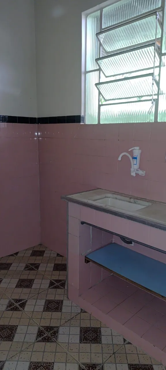 1-bedroom house with balcony and a glass shower enclosure — photo 3