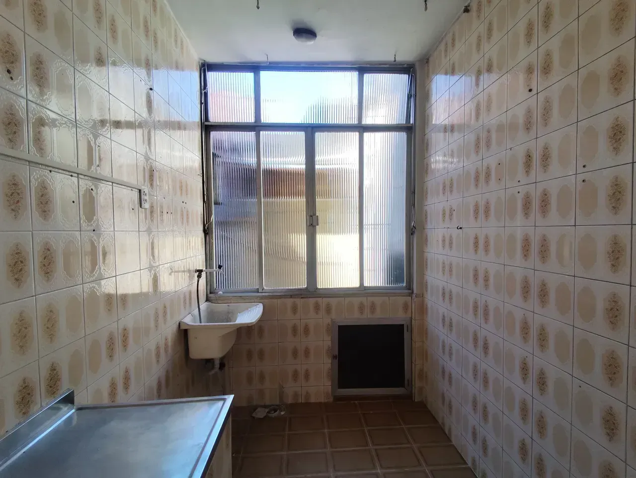 2-bedroom apartment with a glass-enclosed shower — photo 8