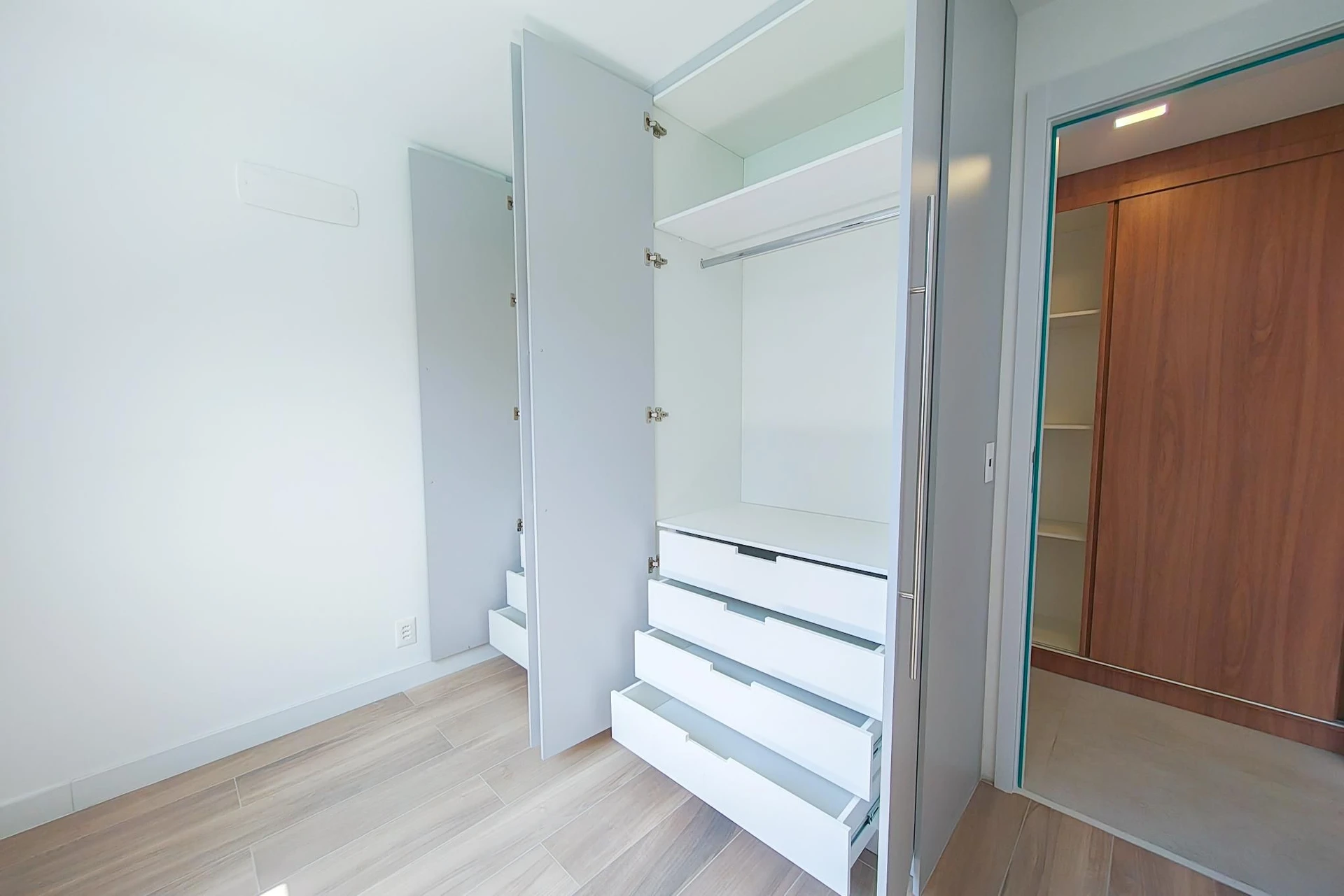 Apartment, 143 m², with a grill on the balcony — photo 3