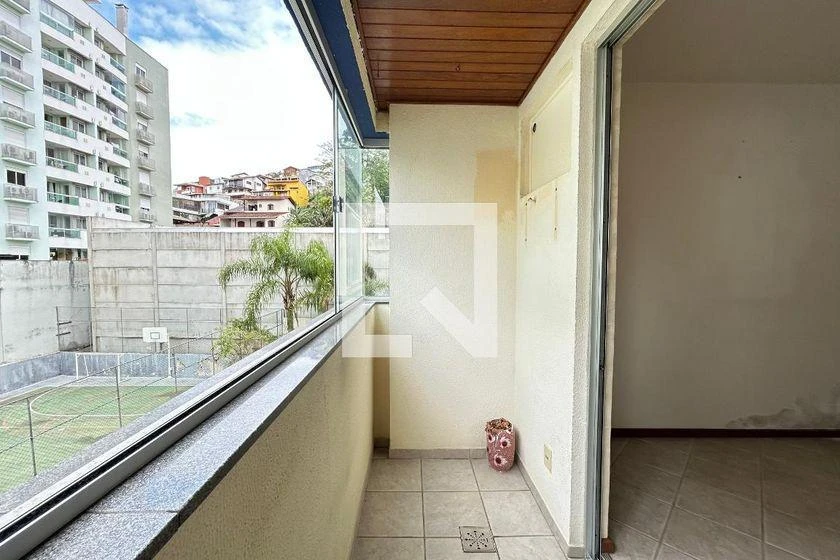 3-bedroom apartment in a building with a gym — photo 12