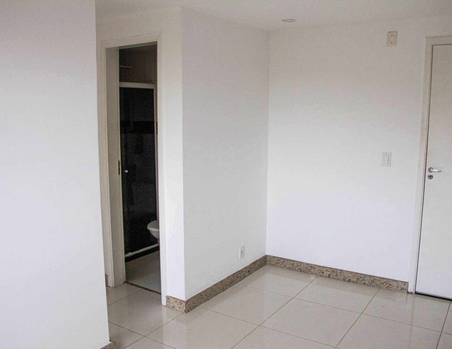 2-bedroom apartment with an open-plan kitchen — photo 10