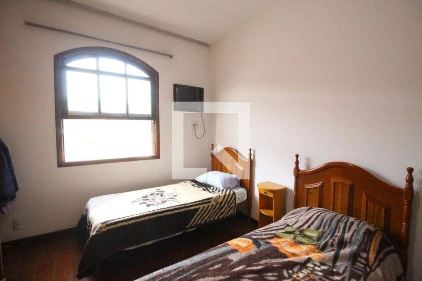 Rental house with 6 bedrooms and 3 en-suite, 599 m² — photo 22