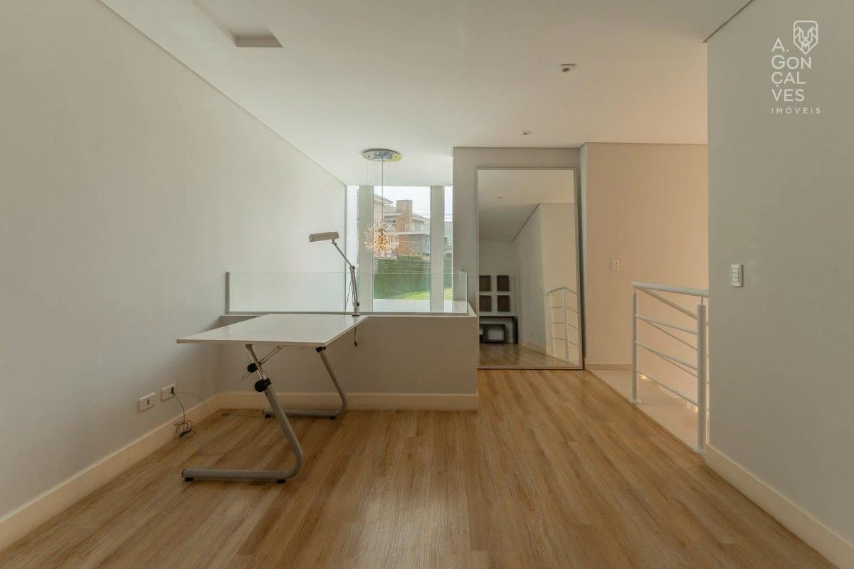 Furnished house with 3 en-suite bedrooms and balconies — photo 31